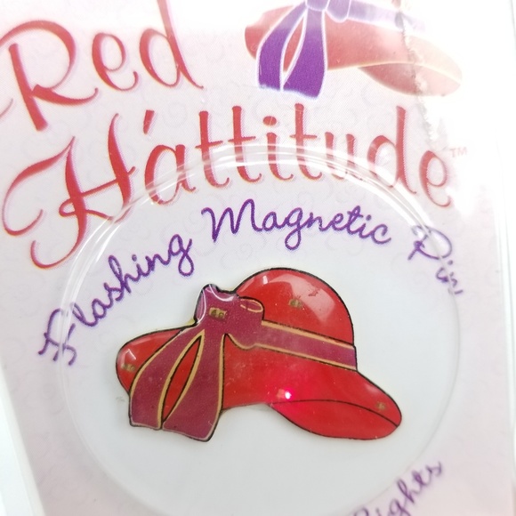 Red Hattitude Flashing Magnetic Pin for Hat/Blouse - Picture 4 of 8